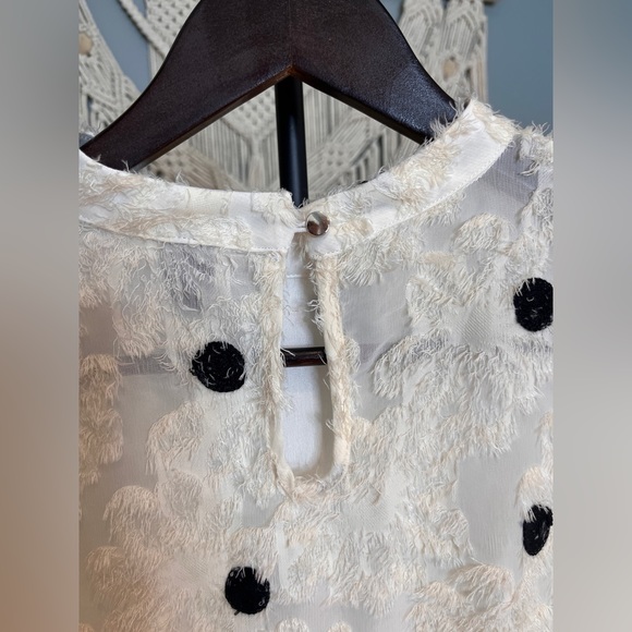 White polka dots textured mini dress with lace sheer sleeves - Picture 4 of 5